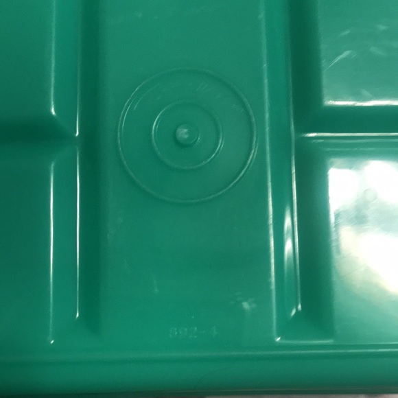 Vintage Tupperware Vegetable Crisper 892-4 w/ Sheer Lid - Picture 4 of 12